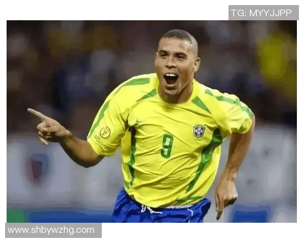 全球男子足球明星前十名盘点及其辉煌成就分析