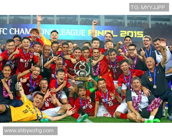 恒大足球明星赛盛况空前球迷狂欢共庆足球盛事 恒大足球明星赛盛况空前球迷狂欢共庆足球盛事