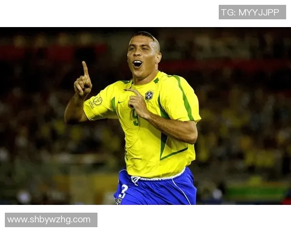 探索足球明星罗纳尔多的经典发型与其背后的故事与影响 探索足球明星罗纳尔多的经典发型与其背后的故事与影响