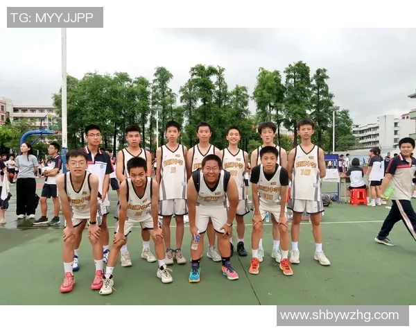模仿明星篮球动作提升技巧与乐趣的完美结合体验 模仿明星篮球动作提升技巧与乐趣的完美结合体验